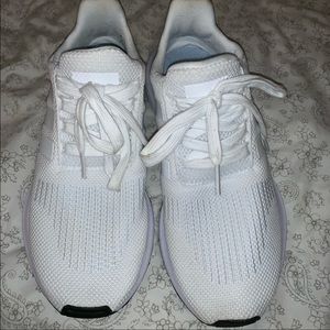 women’s size 8 adidas swift runs